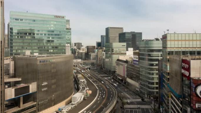 延时: 日本银座的高速公路和东京城市景观的鸟瞰图