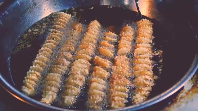 亚洲街头美食: 油炸土豆