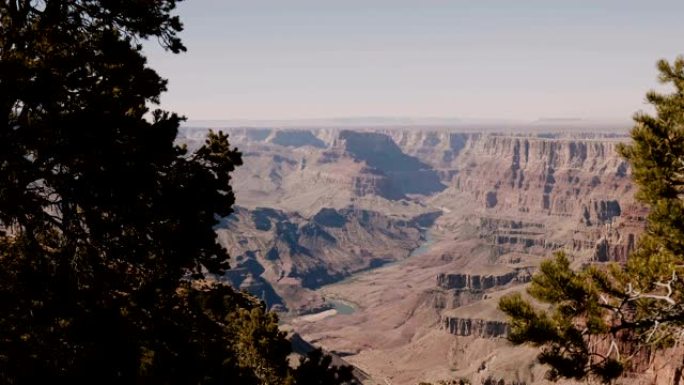 美丽的全景背景拍摄史诗般的阳光明媚的山脉在惊人的大峡谷国家公园观察视点