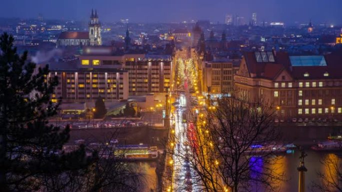 捷克共和国布拉格夜间穿越城市景观的WS延时交通