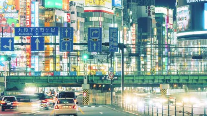 T/L MS夜间新宿繁忙的交通/日本东京，向右平移