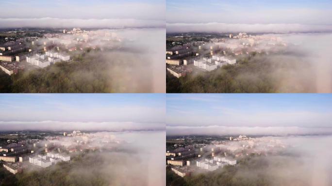 雾笼罩的城市的鸟瞰图。海岸线