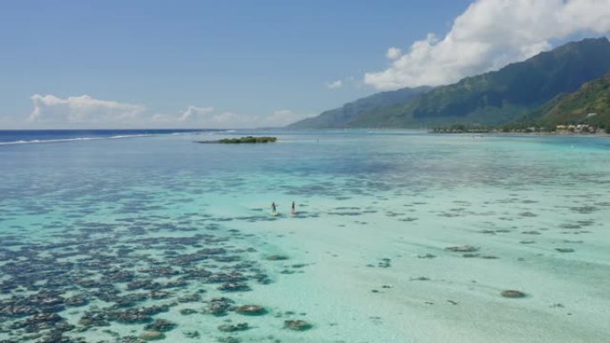 站起来在天堂划桨海水海面海上风景风光