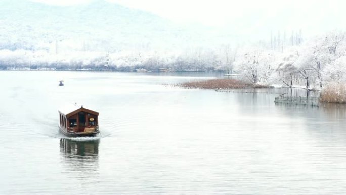 湖中有船的西湖景观