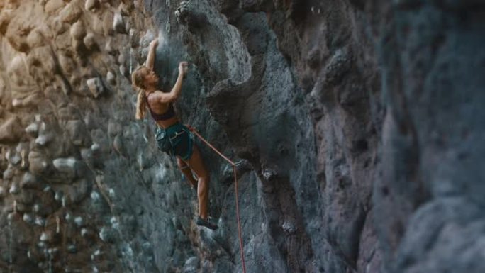 适合女性攀岩爬山极限运动毅力拼搏