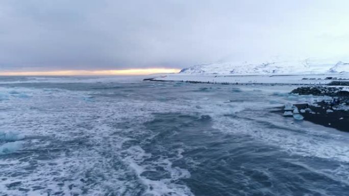 WS风景景色冰冷的海洋海景，冰岛黑海滩