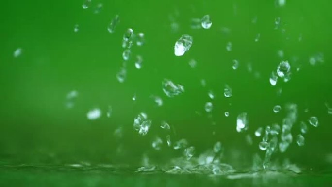 绿色背景的水滴绿色背景的水滴