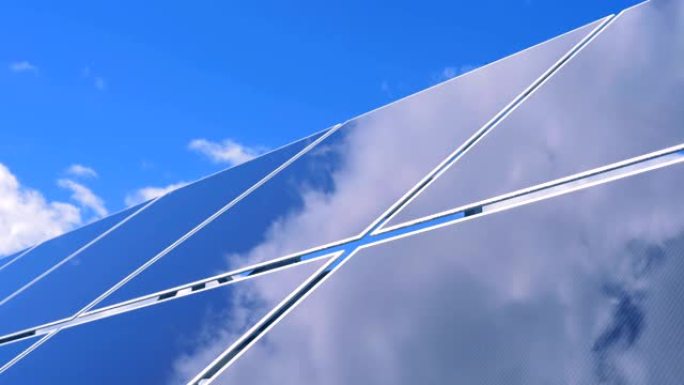 多云的蓝天在太阳能组件光滑表面上的反射