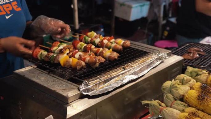 泰国区域美食的背景在夜间街头美食