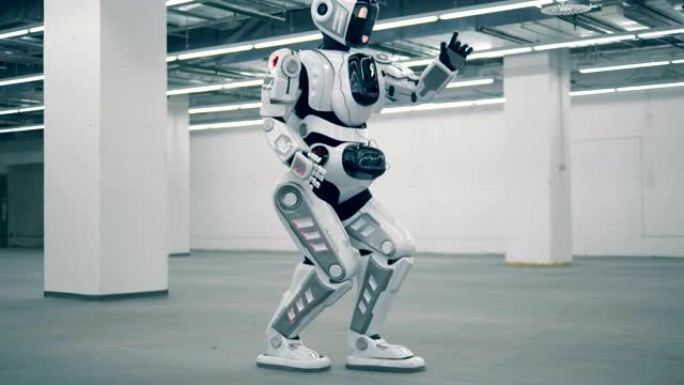 机器人向后走，跳舞，特写。