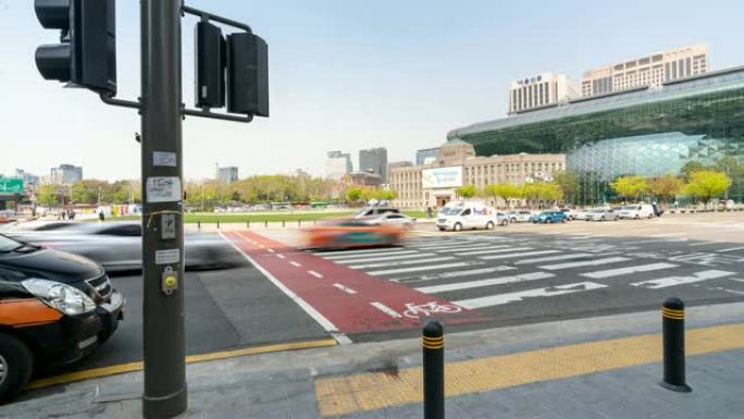 延时:韩国首尔广场上的行人