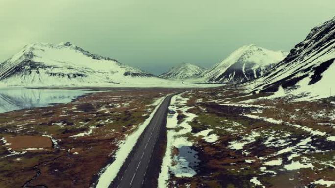 冬季冰岛道路的空中风景视频