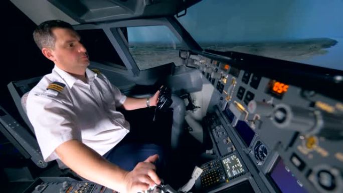 专业飞行员驾驶飞机模拟器，近距离飞行。