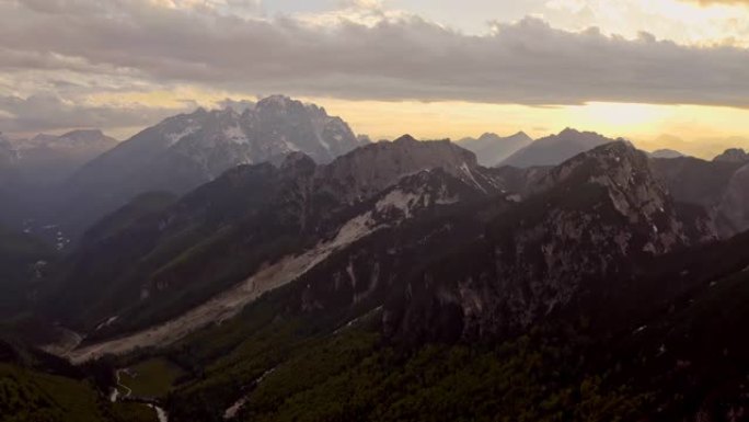 WS风景秀丽，雄伟的山景。