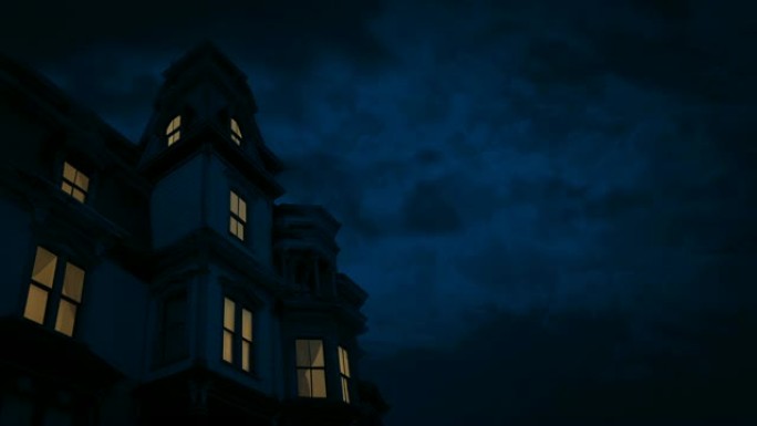 可怕的老房子，晚上开着灯