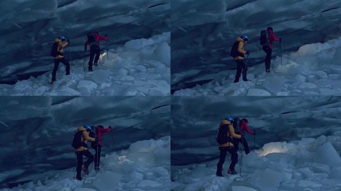 探索冰洞的夫妇探索洞的夫妇冰山雪山攀登