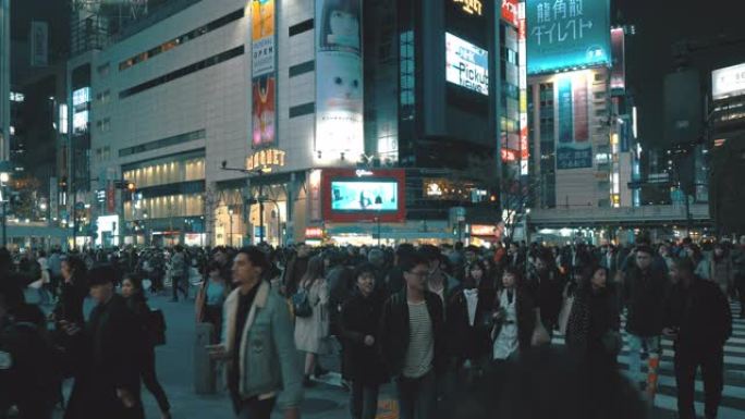 晚上的人横行横道涩谷