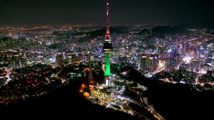 南山首尔塔的鸟瞰图是韩国夜间第一个塔式旅游景点