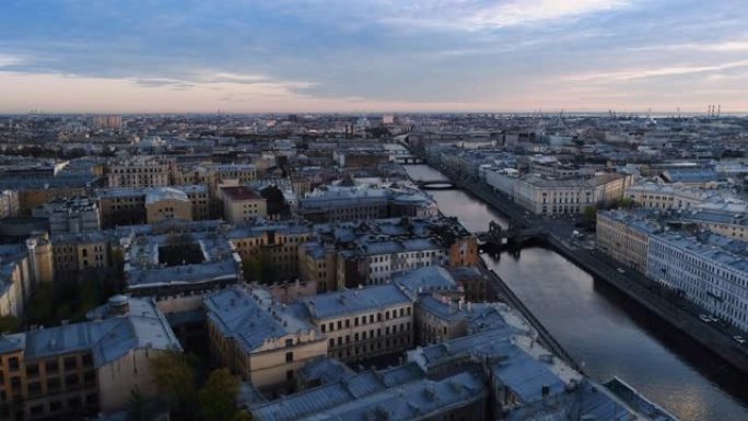 圣彼得堡，一个阳光明媚的春天早晨。