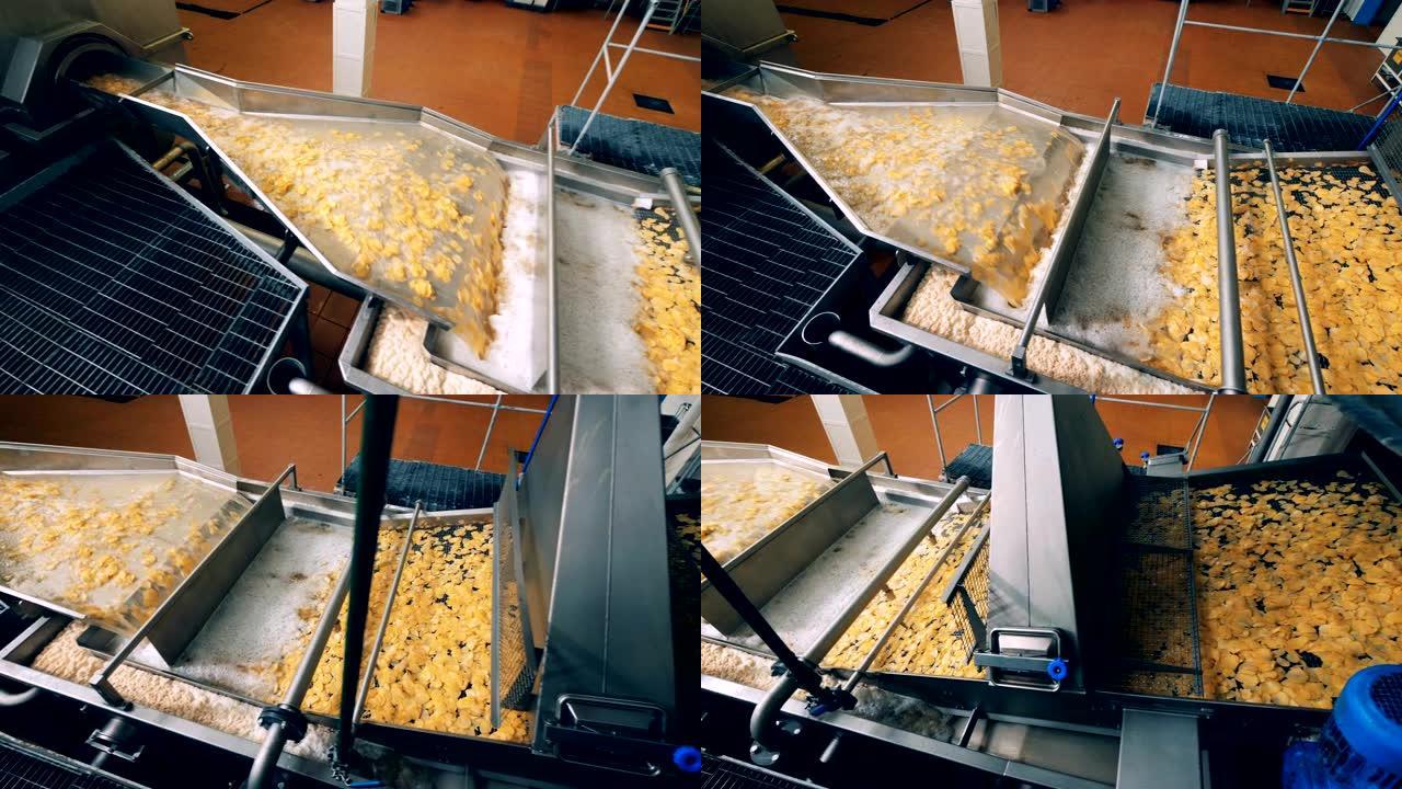 土豆零食正在通过工业设备进行加工