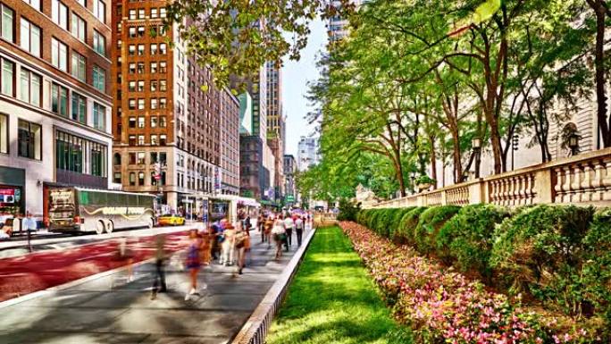 曼哈顿中城布莱恩特公园的时尚第五大道。自然与城市景观的结合。纽约人争先恐后地上班。金融、公司大楼、银
