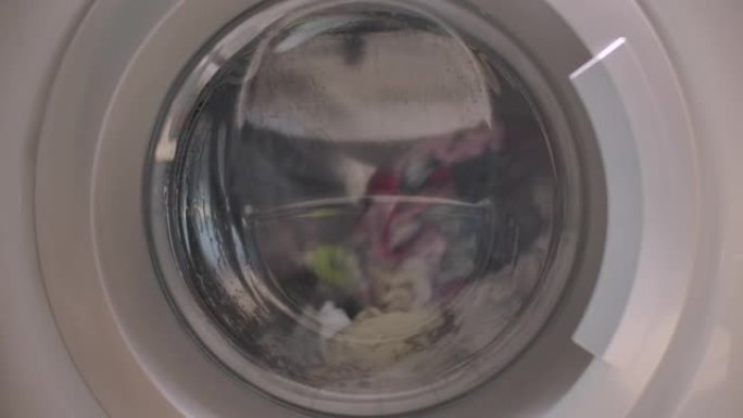 带洗衣房的洗衣机洗衣机实拍转动实拍素材