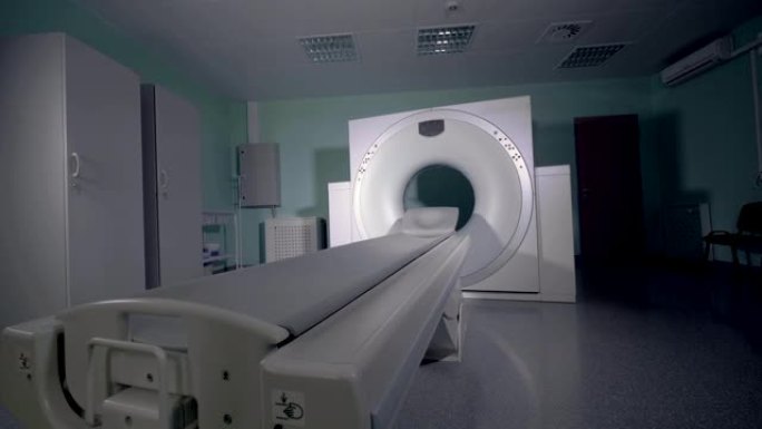 现代医院的空MRI，CT，PET扫描仪。