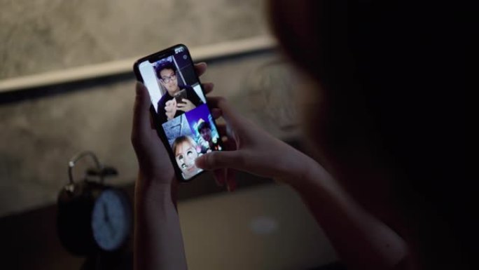 与许多人联系在一起的视频会议