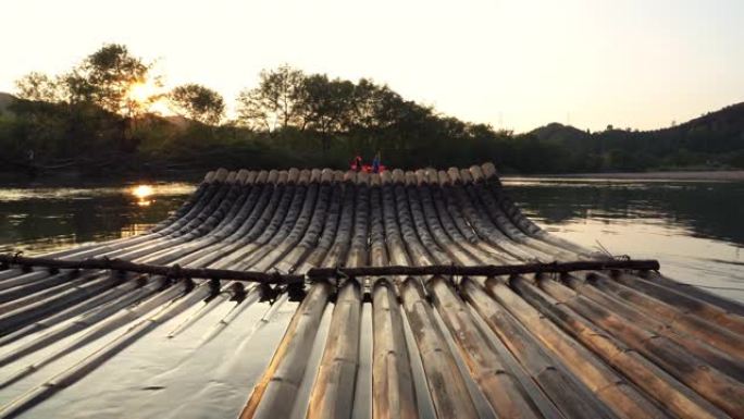 仙居河上的竹筏竹筏木筏旅游