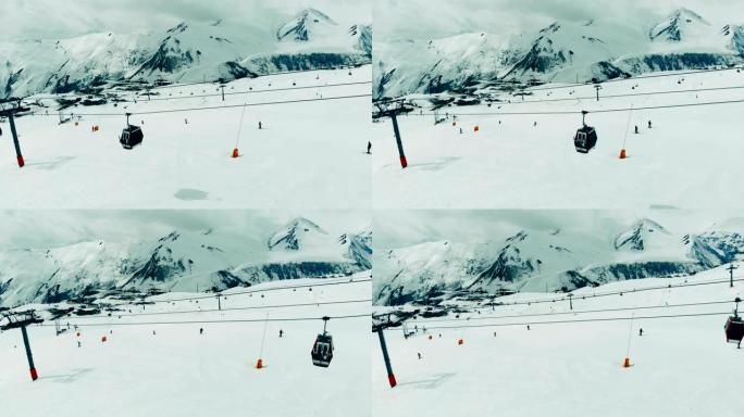 有缆车铁路的山地滑雪场。山里的滑雪电梯电缆路。