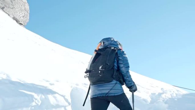 独自在山里。冬季旅行