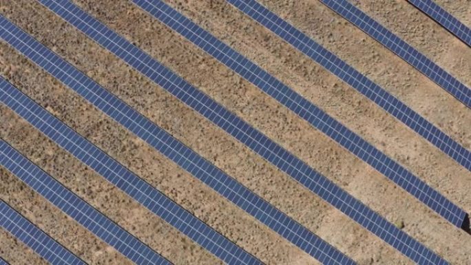 4k空中飞越生产可再生能源的大型太阳能电池板农场