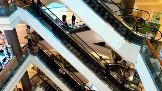 购物中心自动扶梯的时间流逝。