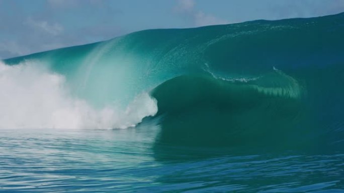 疯狂的巨浪汹涌彭拜波涛澎湃滔天大浪