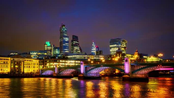 伦敦夜景。桥。泰晤士河。金融区。时间流逝。