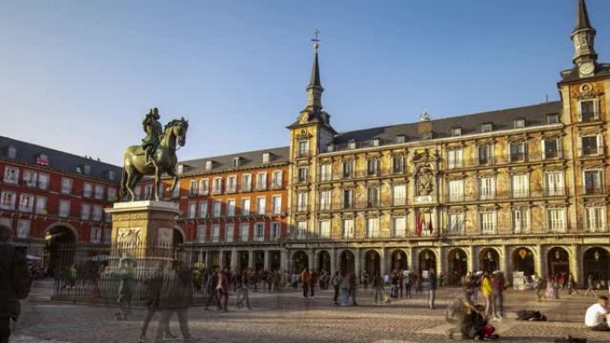 西班牙马德里市长广场的时间流逝