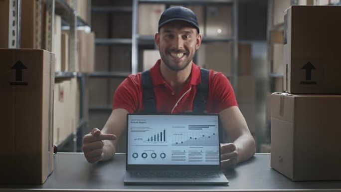 快乐的工作人员显示竖起大拇指，笔记本电脑屏幕上显示图表和统计数据，并显示年度业绩增长。