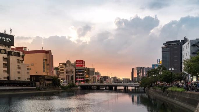 延时: 日本中川和中川川的福冈老城。