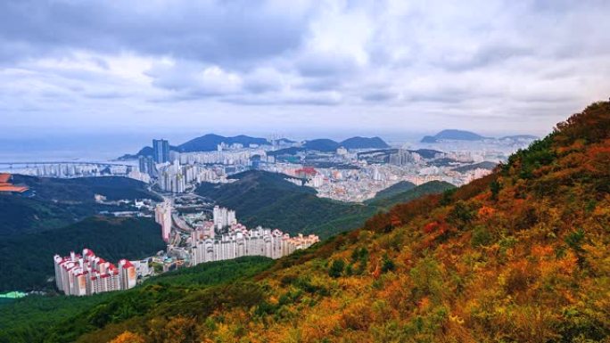 4K.韩国秋季城市景观釜山市的延时视图