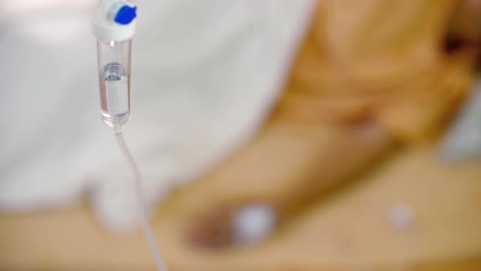 静脉滴注盐水容量输液泵在医院用于术后患者