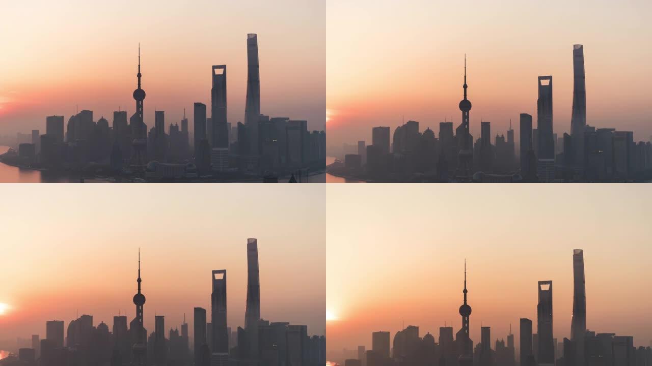 日出时上海天际线的T/L TU鸟瞰图/中国上海