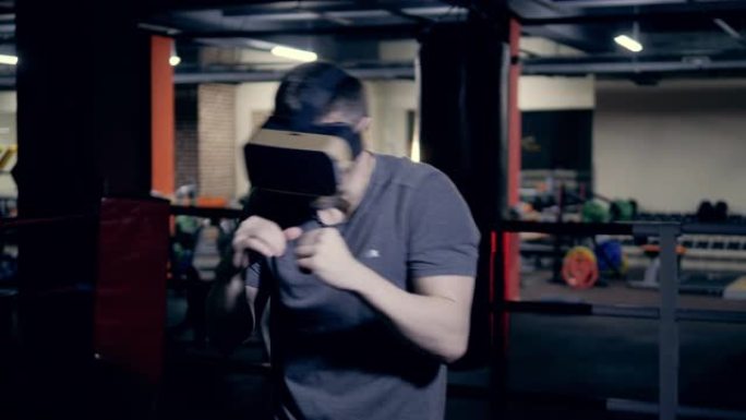 运动员戴着VR耳机做盒子。