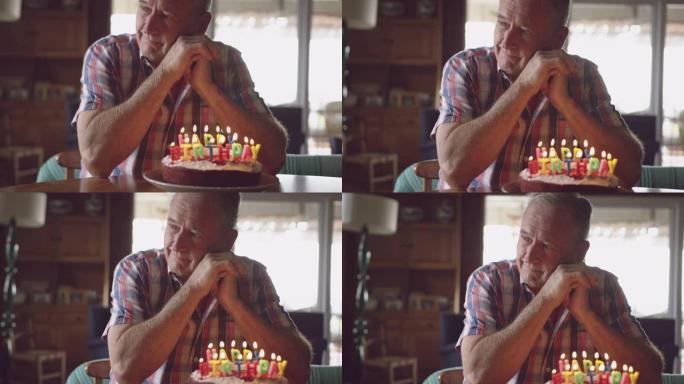 家里有生日蛋糕的老人