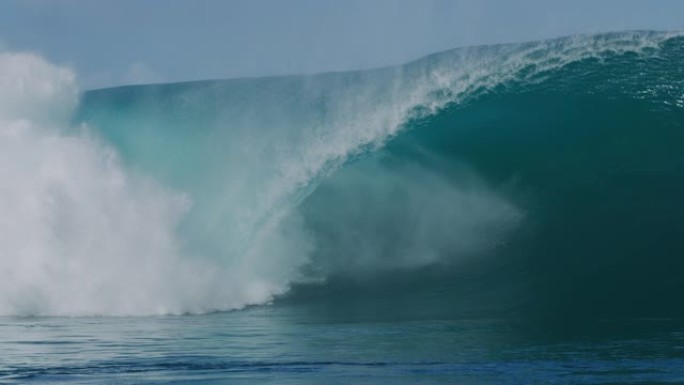 完美的浪潮大海海边海水海浪花翻滚波涛汹涌