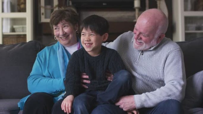 祖父母和他们的孙子