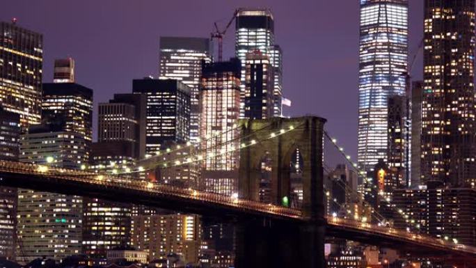 延时: 在纽约纽约日落暮光之城的布鲁克林大桥上隐约