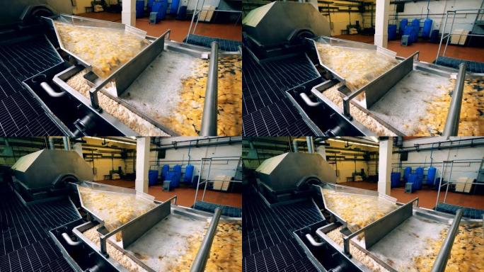 工厂设备用专用机器油炸薯片。