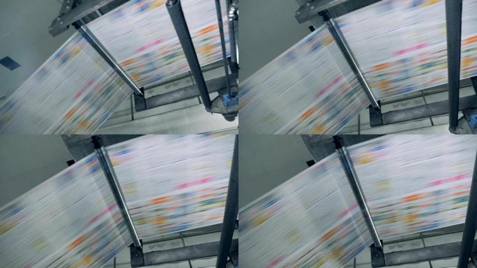 排版设施中的报纸印刷过程。