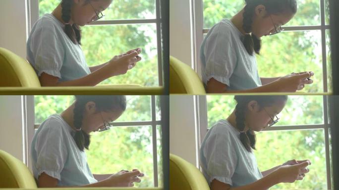 青少年使用手机智能手机打字刷微信游戏社交