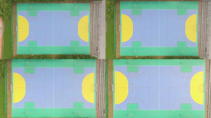 自上而下: 空旷的体育公园中彩色游乐场的鸟瞰图